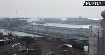 Włochy zakazują wpływania dużych statków do historycznego centrum Wenecji.