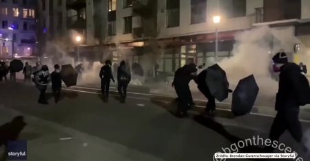 Zamieszki przed siedzibą amerykańskiego urzędu imigracyjnego w Portland. Policja użyła gazu łzawiącego