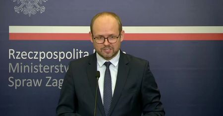 “Funkcjonariusze z drugiego końca świata”. Wiceszef MSZ o tym, dlaczego Polska nie poprosiła Frontexu o pomoc