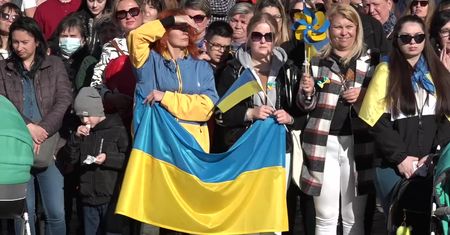 “Nie wiem, czy moi przyjaciele dożyją jutra”. Demonstracja solidarności z Ukrainą we Wrocławiu