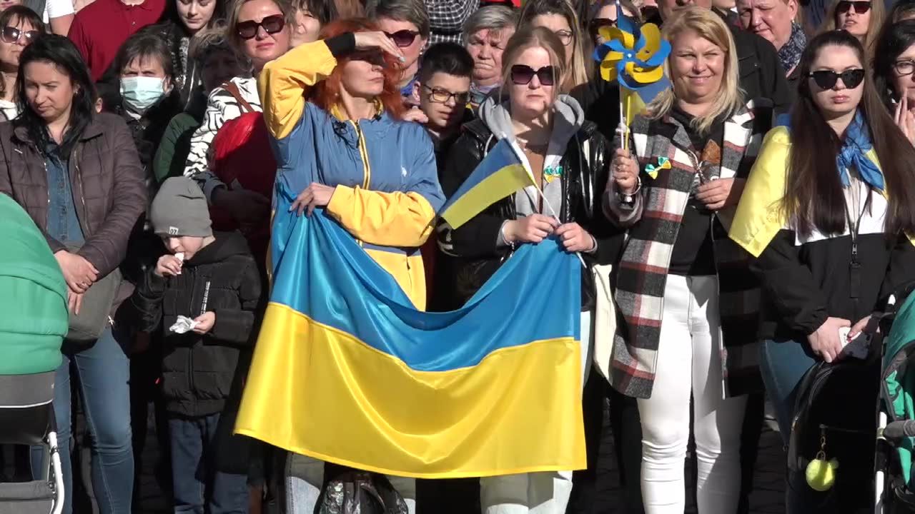 “Nie wiem, czy moi przyjaciele dożyją jutra”. Demonstracja solidarności z Ukrainą we Wrocławiu