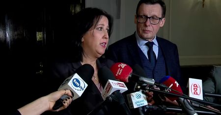 Rocznica katastrofy w Smoleńsku. Głównym tematem posiedzenia klubu PiS