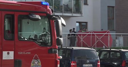 64-letni spadochroniarz spadł na osiedle mieszkalne w Elblągu. Zmarł mimo reanimacji