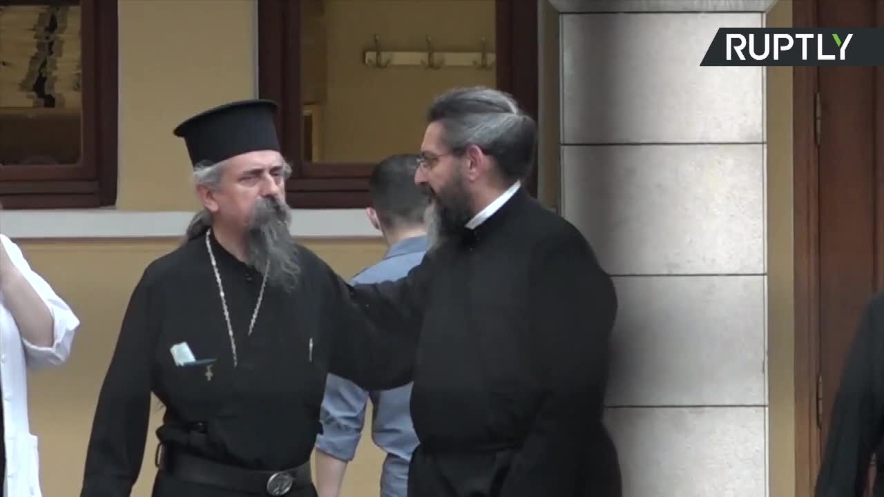 Prawosławny ksiądz oblał kwasem siedmiu biskupów w Atenach.