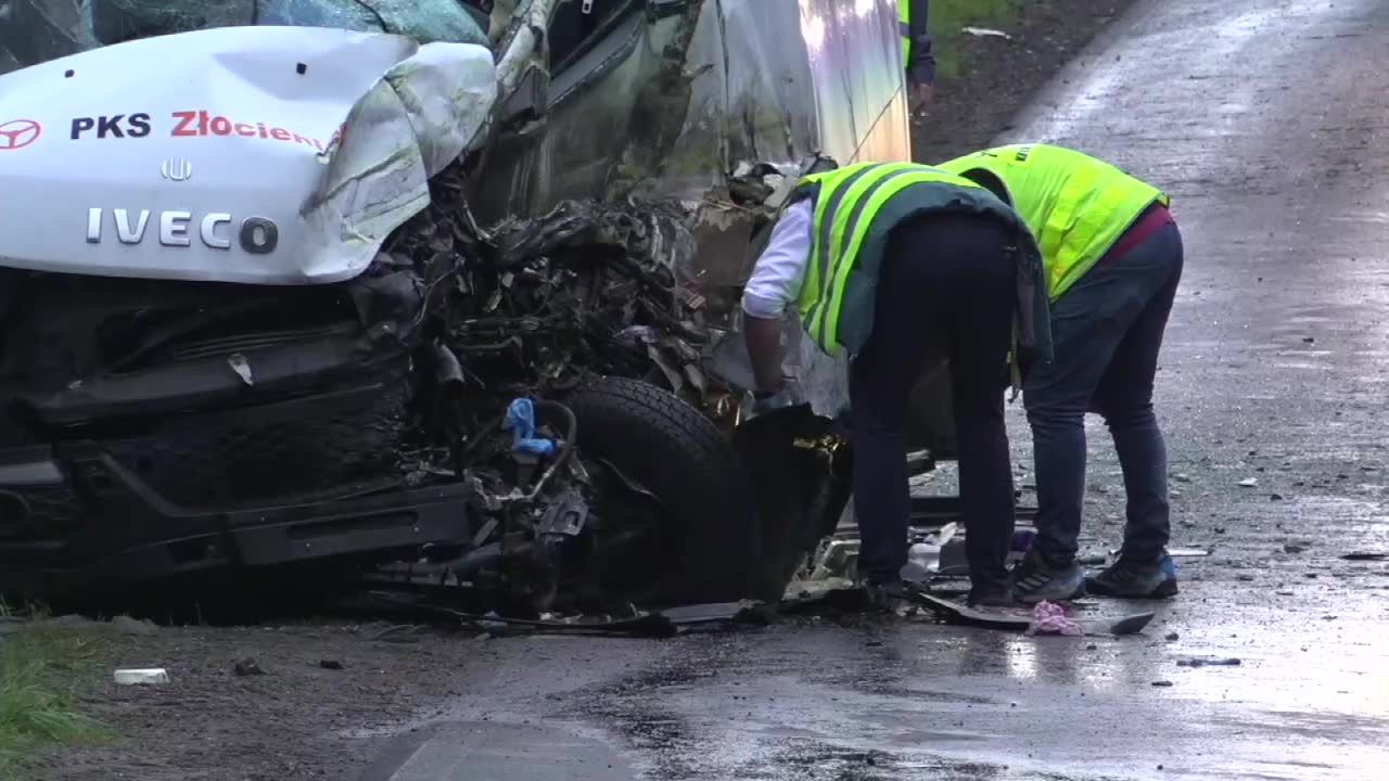 18 osób rannych w zderzeniu autobusu z samochodem ciężarowym w miejscowości Konotop w woj. zachodniopomorskim