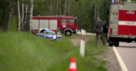 11 osób uciekało Straży Granicznej osobową toyotą, doszło do wypadku. W szpitalu zmarła kolejna osoba