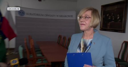 Nie będzie dymisji kuratorki Barbary Nowak za stwierdzenie, że szczepienia przeciwko Covid-19 to eksperyment.