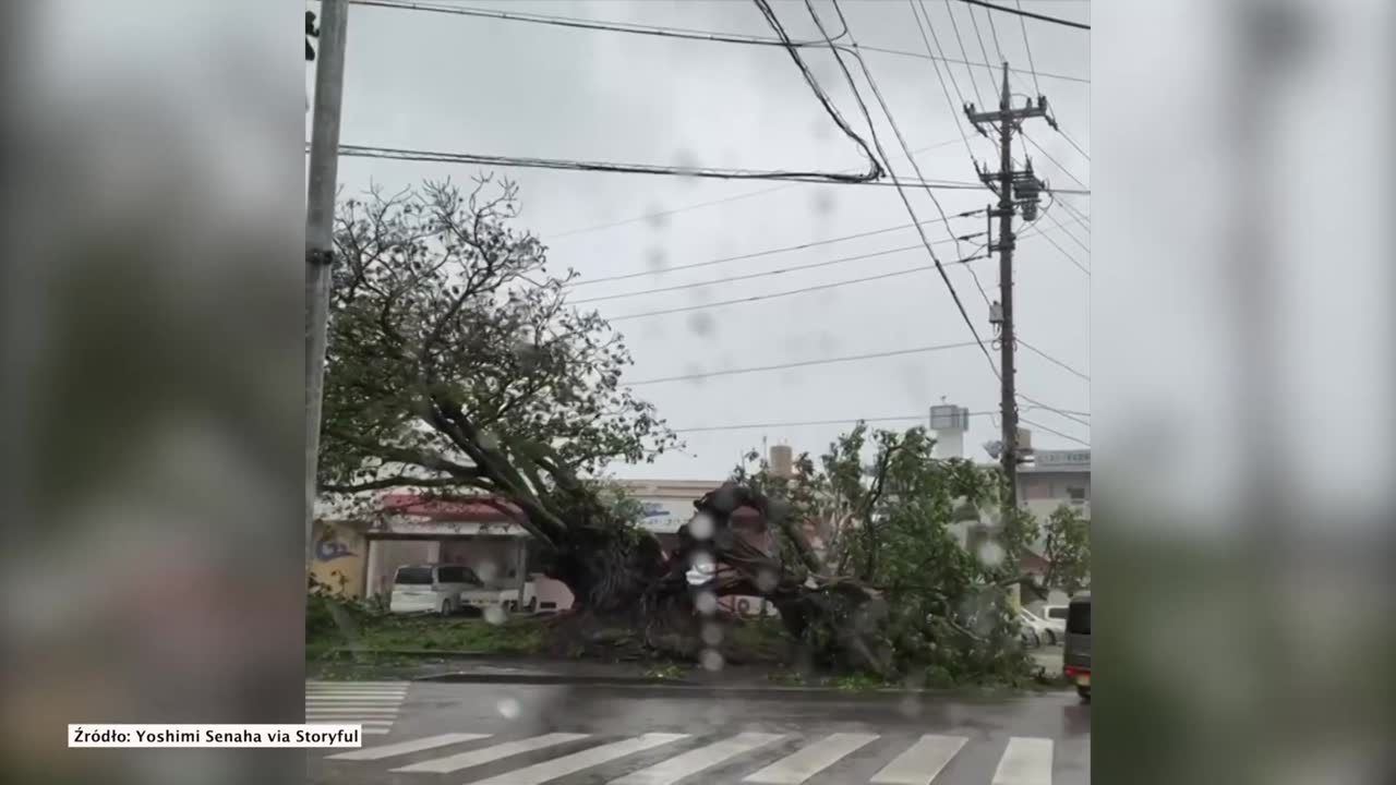 Tajfun In-fa nad Japonią.