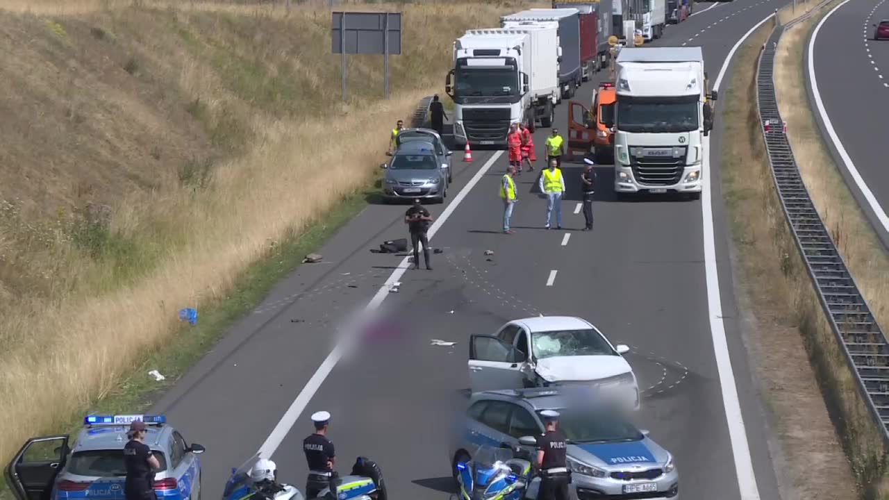 “Wysiadła, bo chciała zabrać autostopowicza”. Śmiertelne potrącenie kobiety na drodze S3