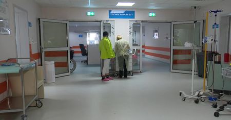 W krakowskim Szpitalu Specjalistycznym im. Żeromskiego brakuje miejsc dla najmłodszych pacjentów z COVID-19