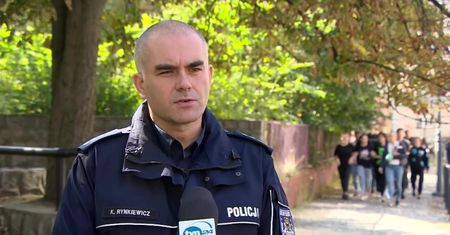 Interweniujący policjanci zawieszeni. Nowe fakty w sprawie śmierci 25-latka w izbie wytrzeźwień.