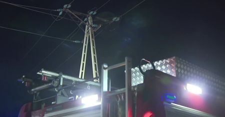 Mężczyzna spadł ze słupa energetycznego z wysokości 10 metrów. Był reanimowany pół godziny.