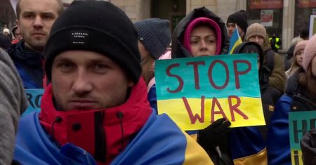 “Rosja jest faszystowskim państwem”. Demonstracja solidarności z Ukrainą we Wrocławiu