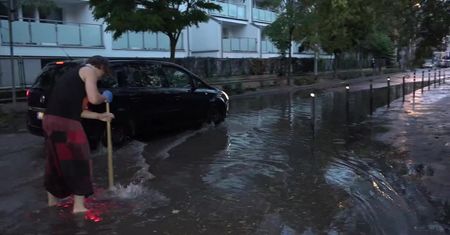 Nieprzejezdne ulice, zalane samochody i powalone drzewa. Skutki poniedziałkowych burz w Trójmieście