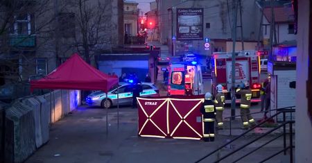 Atak nożownika na targowisku w Brzezinach. Jedna osoba nie żyje