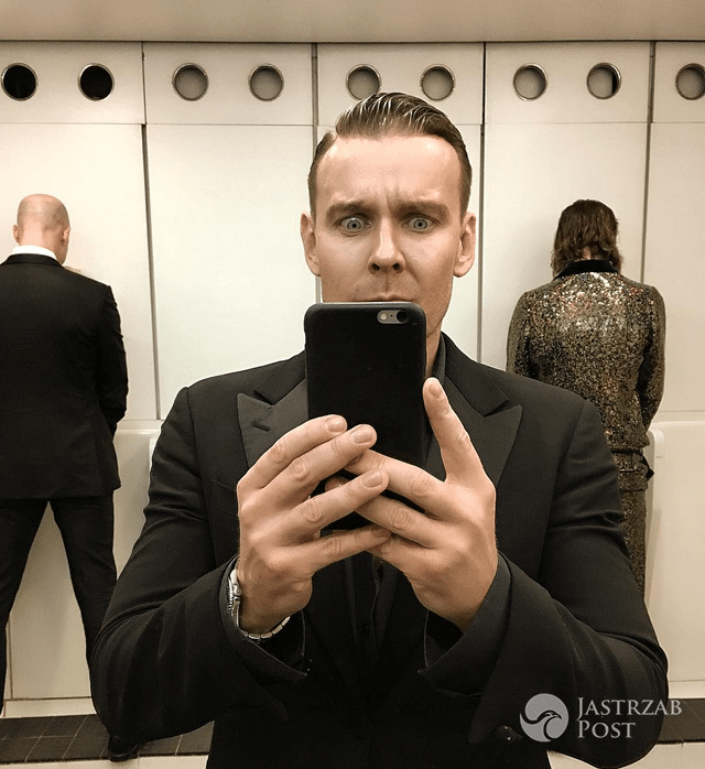 Dawid Woliński selfie w toalecie
