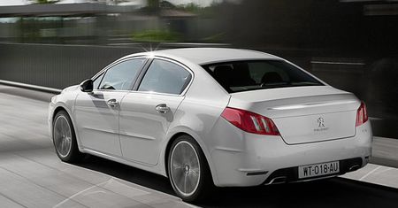 Peugeot 508 sedan też w wersji hybrydowej