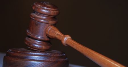 Związki zawodowe mogą pomagać pracownikom w sporach sądowych z pracodawcą