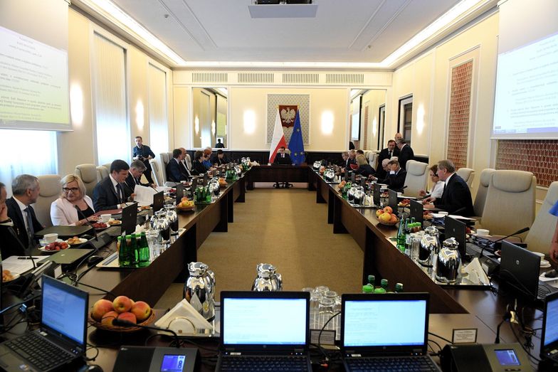 Rząd rozpoczyna posiedzenie. Będzie omawiać m.in. exit tax.