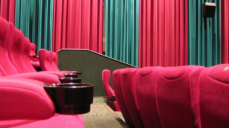 Proste urządzenie lekarstwem na koszmar sal kinowych 1