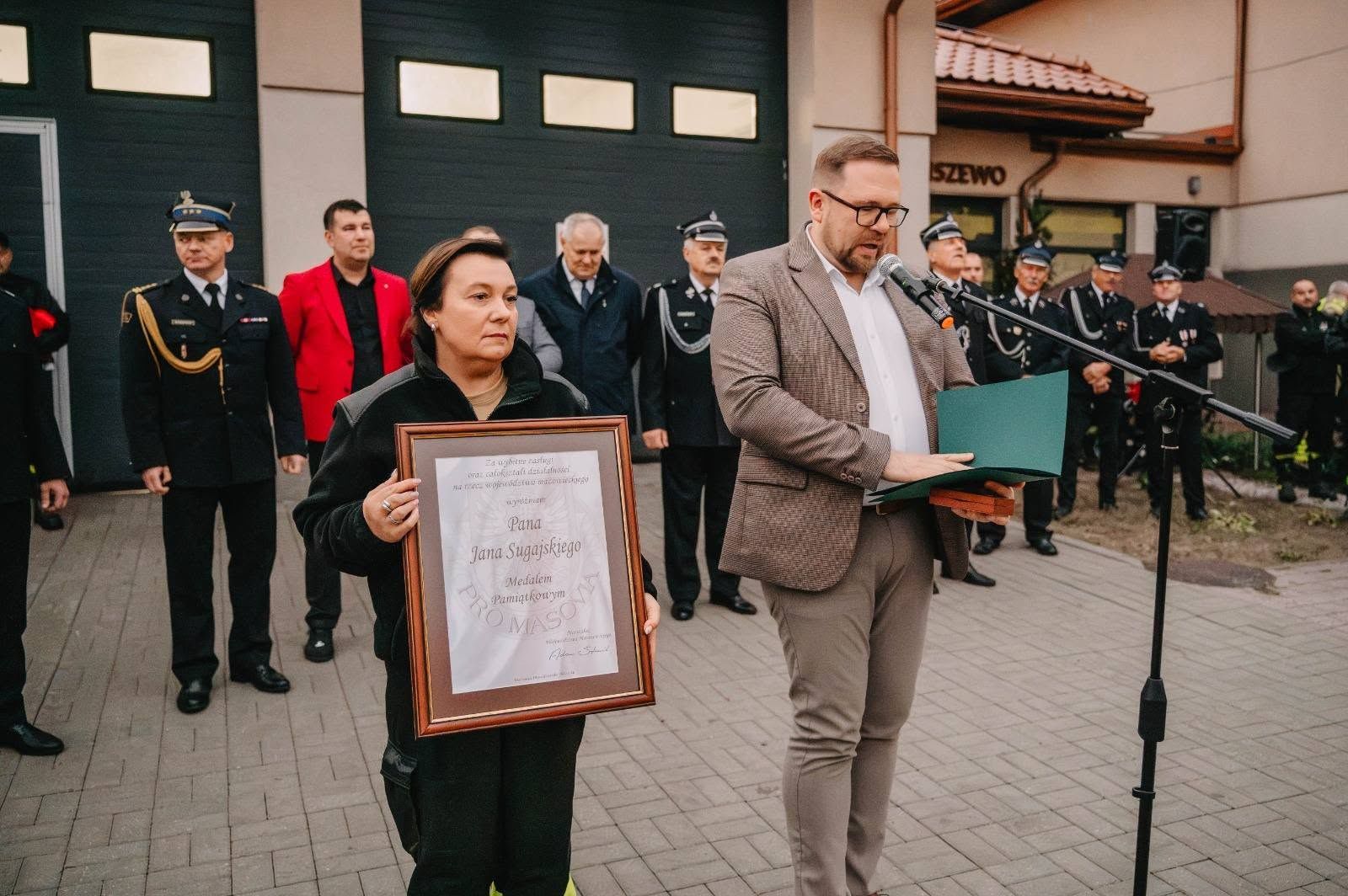 Odznaczenie wójta medalem Pro Masovia 
