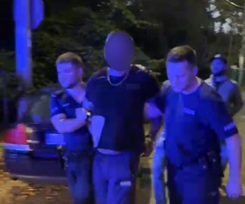 Dramatyczny pościg na ulicach Zielonki. Uciekinier mierzył nożem w policjantów