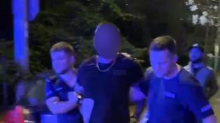 Dramatyczny pościg na ulicach Zielonki. Uciekinier mierzył nożem w policjantów