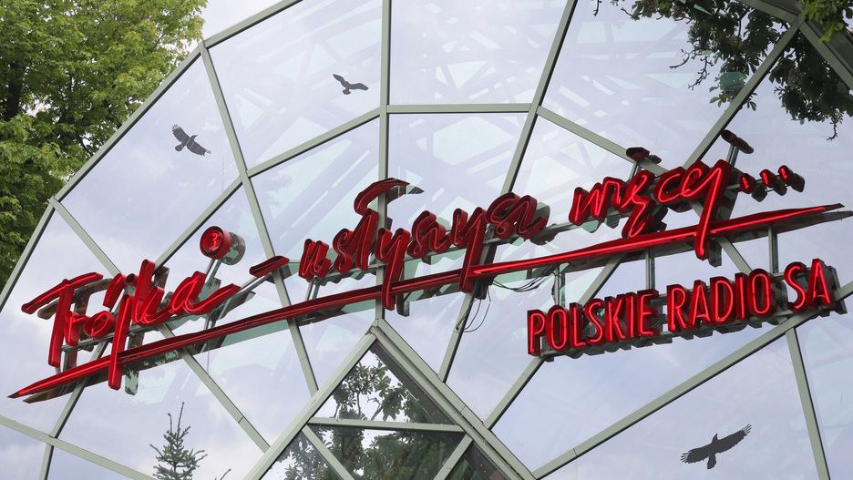 Afera w Trójce. Rowerzystka zatrzymana przed radiem, odpowiada rzecznikowi policji