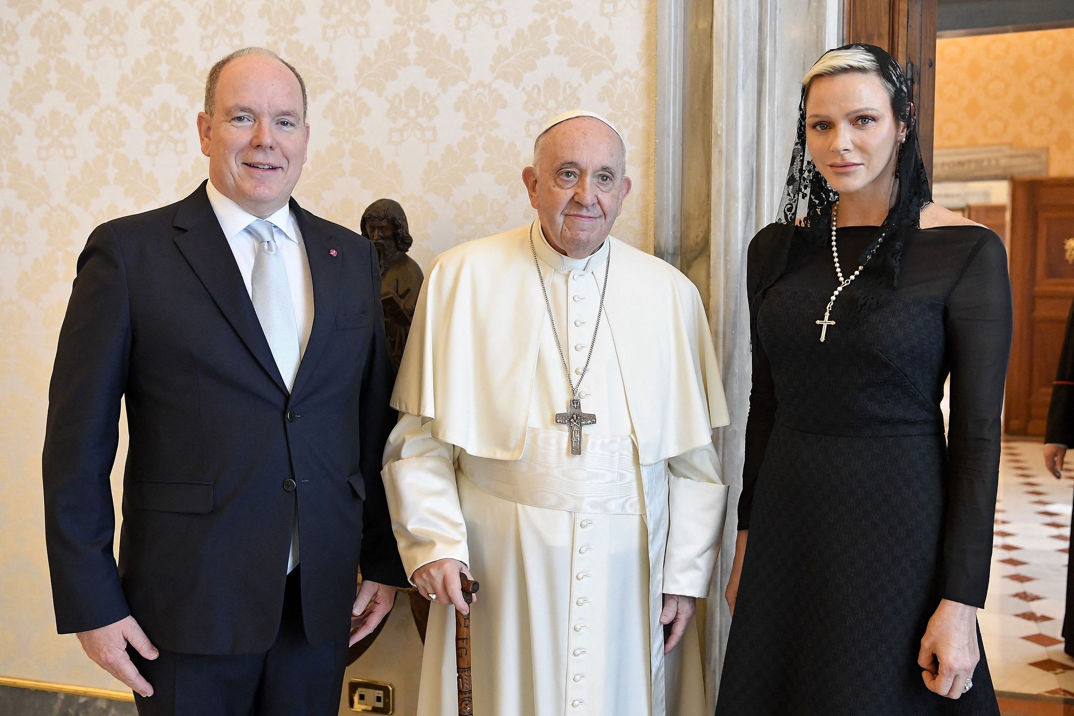 Księżna Monako towarzyszy mężowi w Watykanie