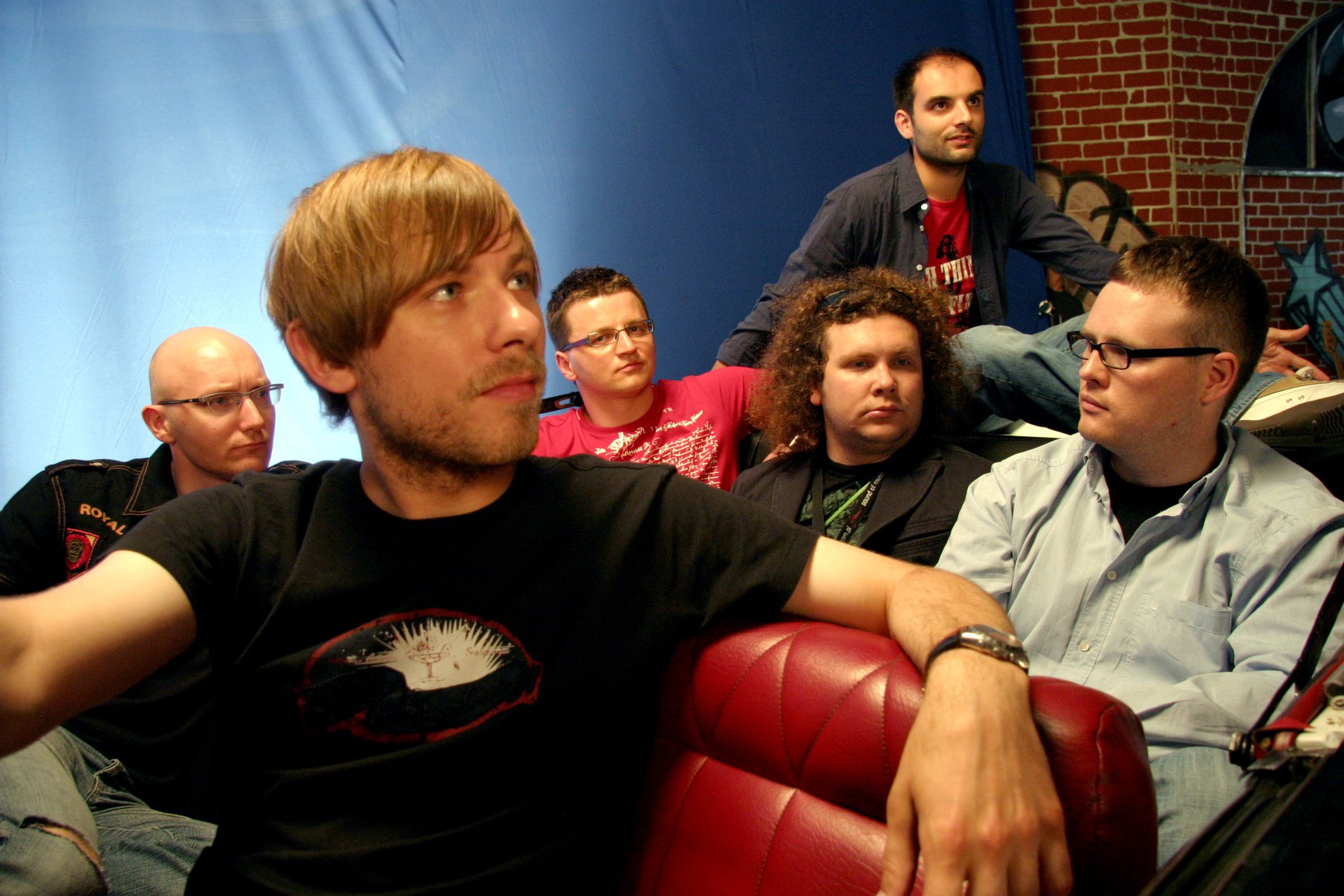 Łukasz Moszczyński pierwszy od prawej (w okularach)