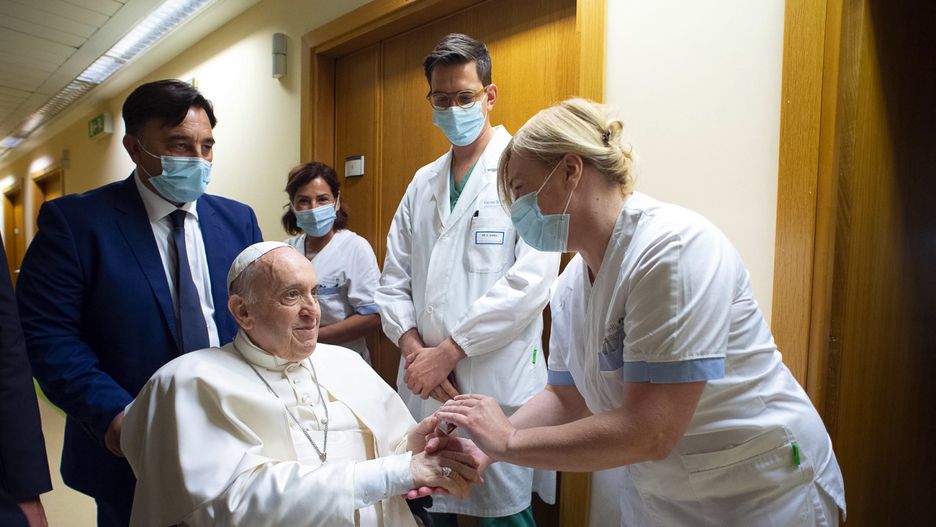 Papież Franciszek powrócił do Watykanu 