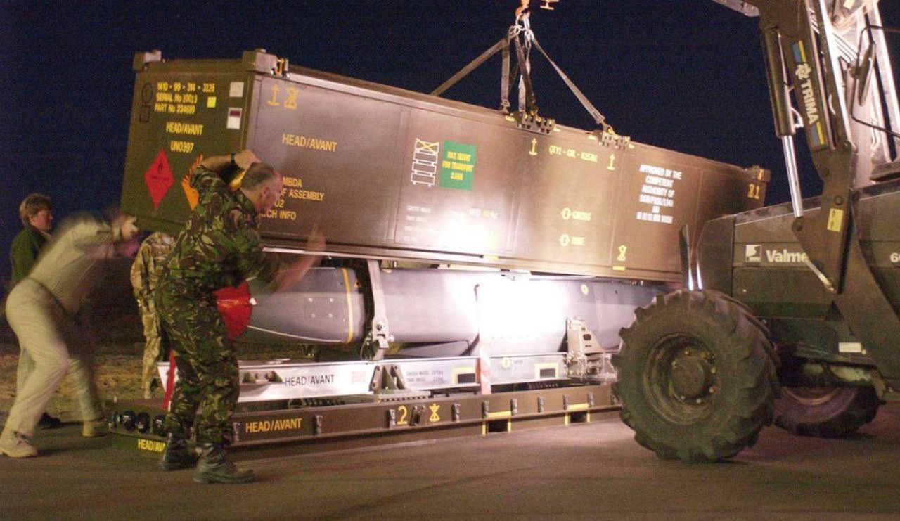Storm Shadow during preparations for transport - reference photo