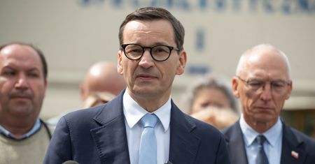 Zareagował na wpis Morawieckiego. "Sieje fejki"