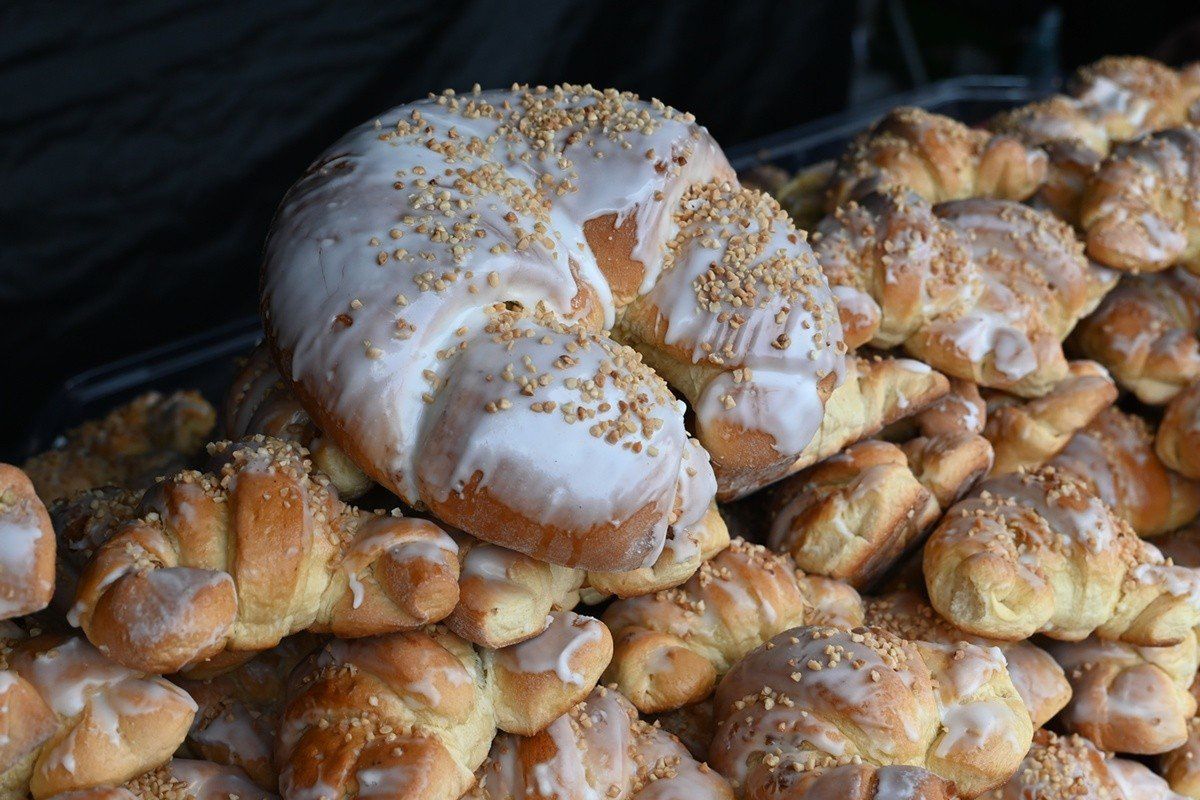 We Wrocławiu trwa jarmark z okazji dnia św. Marcina. Na placu Nowy Targ stanęły stoiska ze staropolskimi przysmakami, rogalami i rękodziełem.