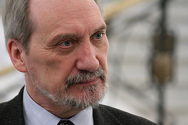 Antoni Macierewicz: zaciąg do obrony terytorialnej rozpocznie się we wrześniu