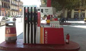 Rząd Hiszpanii obniża VAT na paliwa. Z 21 proc. do 10 proc.