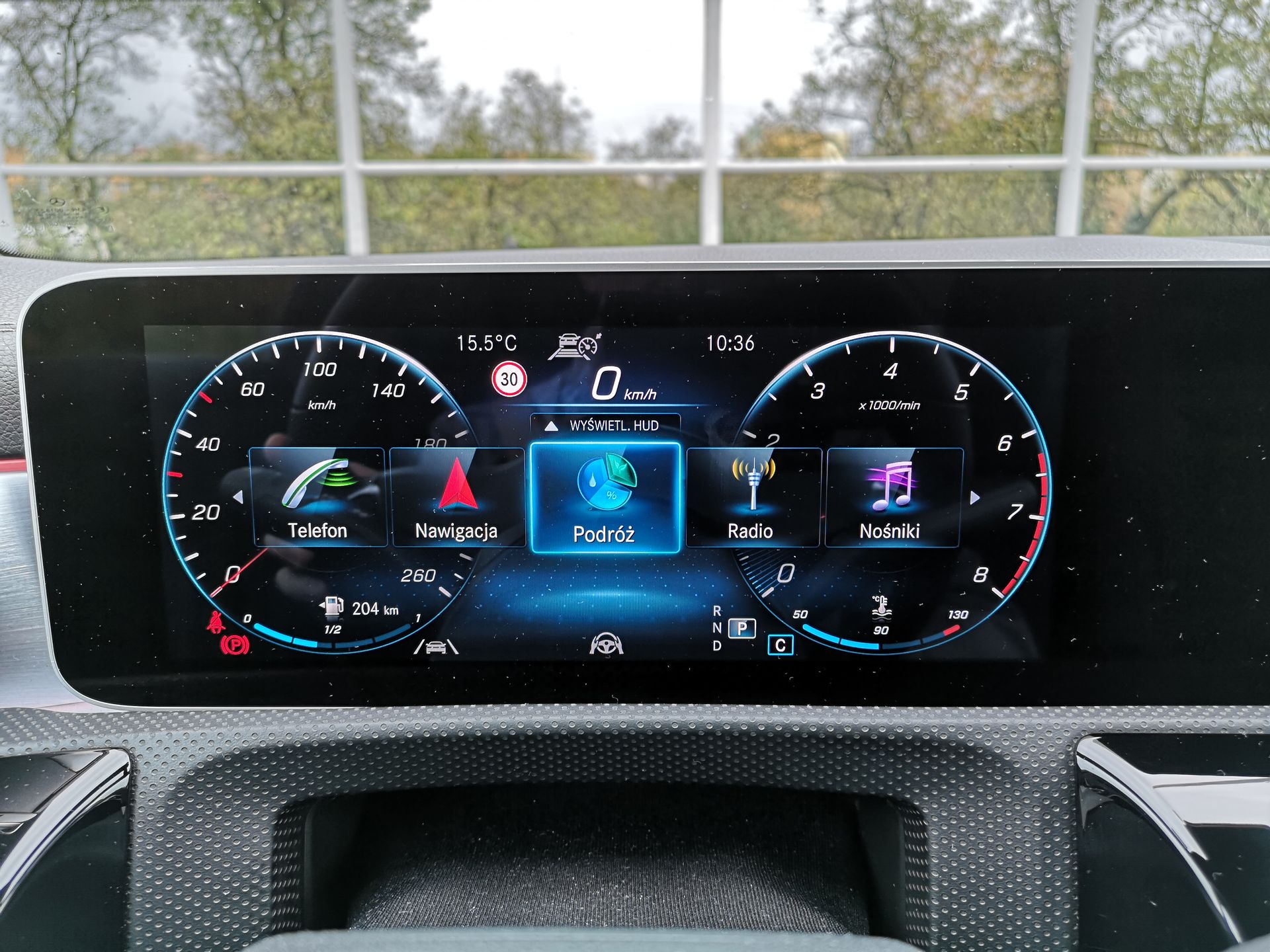 Mercedes CLA: System MBUX, wirtualny kokpit i audio Burmester 24