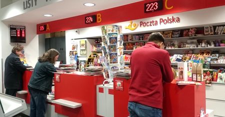 Nowość na Poczcie Polskiej. Już niedługo zapłacisz za znaczki i listy jak w sklepie