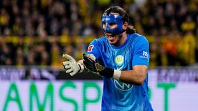 Kamil Grabara nie zatrzymał rywali. Miał jednak sporego pecha