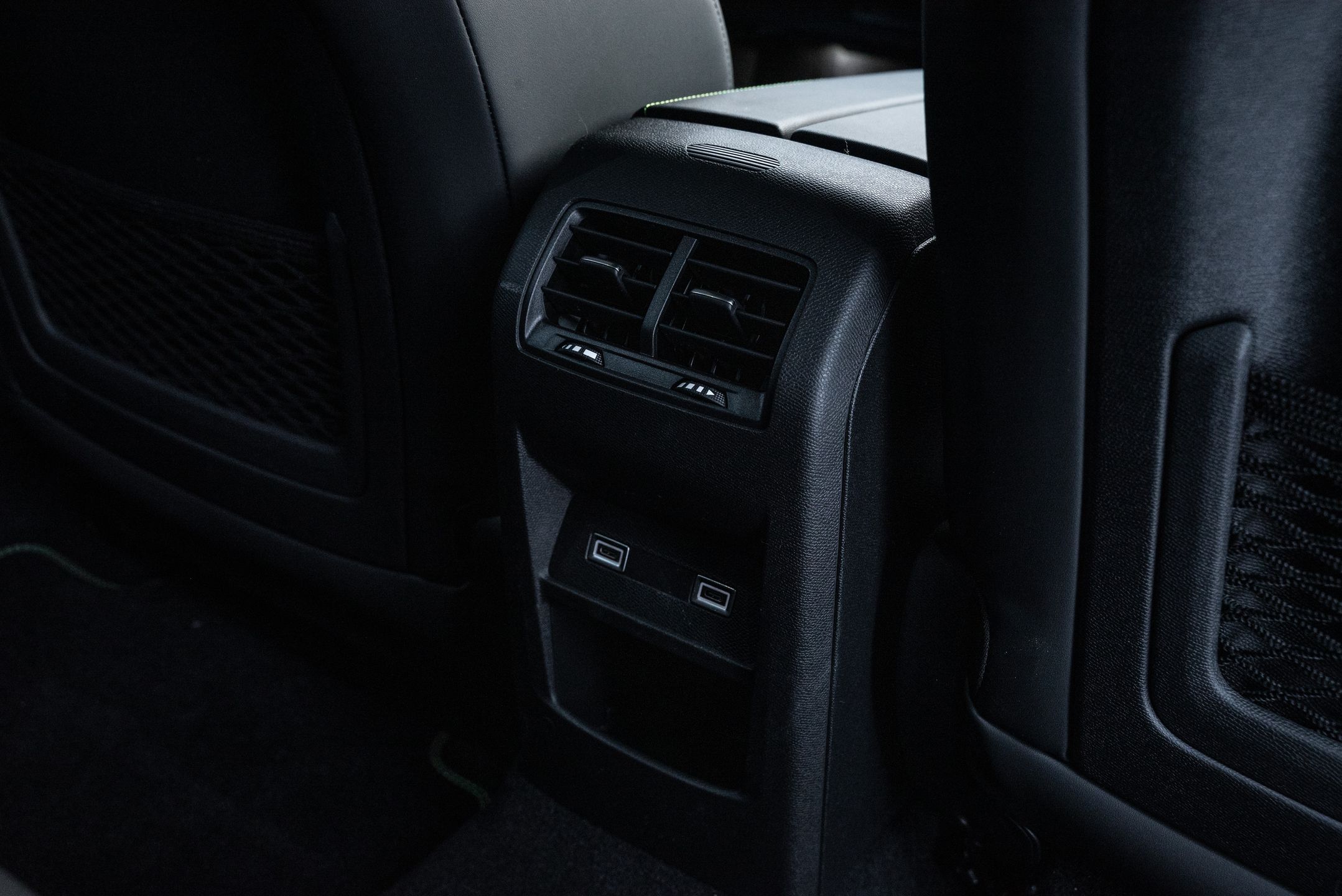 Peugeot 408 Hybrid 145