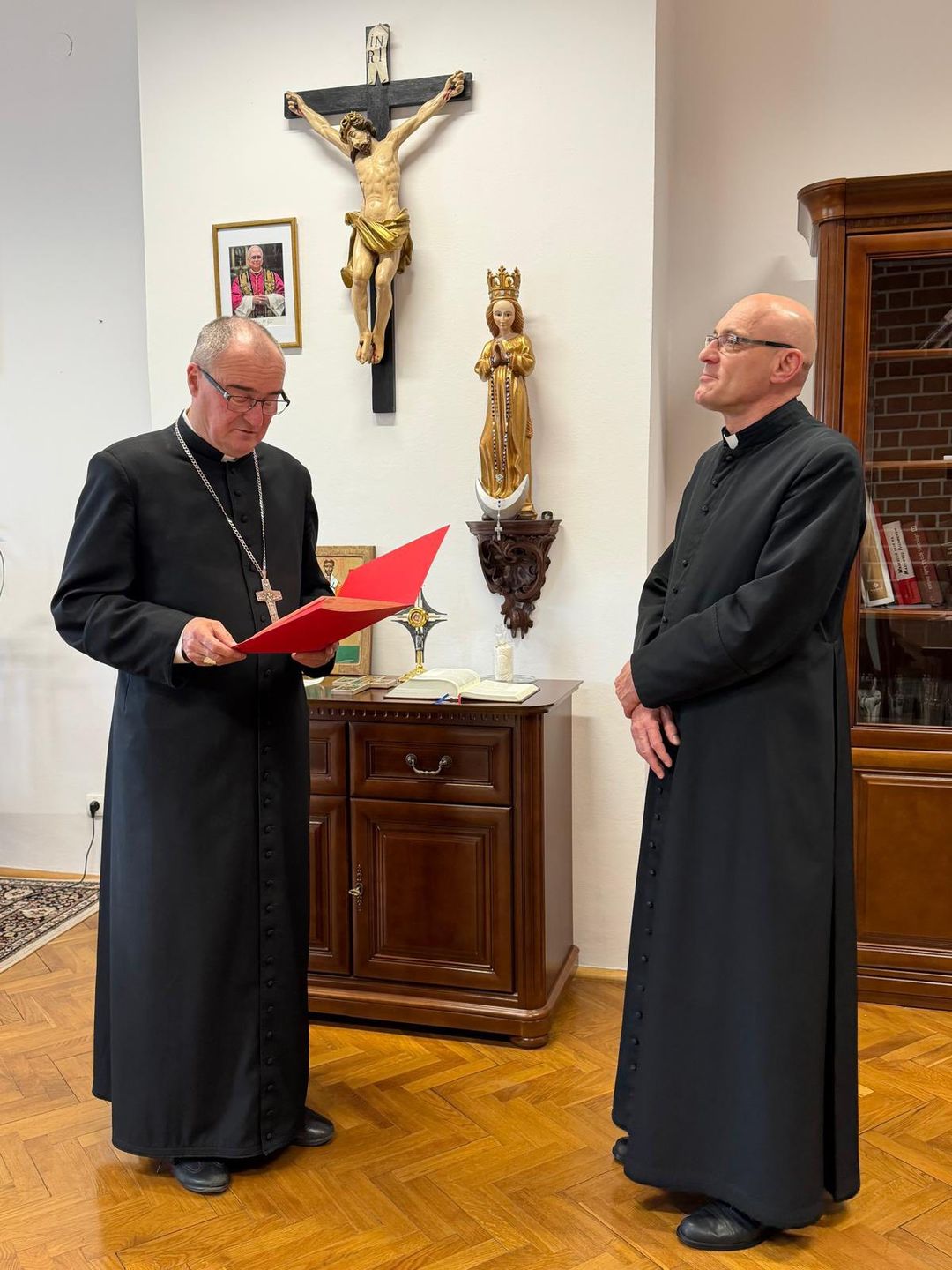 Wręczenie dekretu ks. Mirosławowi Borkowskiemu 