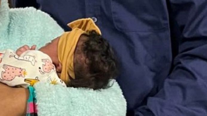 Miracle odebrała dziecko z łona swej matki. 