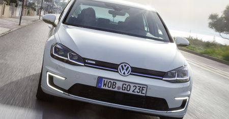 Volkswagen e-Golf znacząco potaniał. Teraz jest zdecydowanie lepszą ofertą