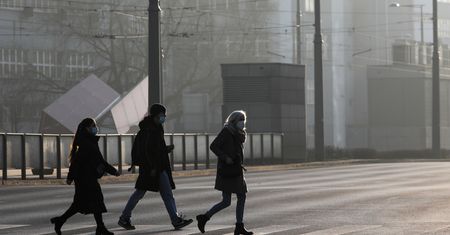 Co z maseczkami? Rozporządzenie wchodzi w życie