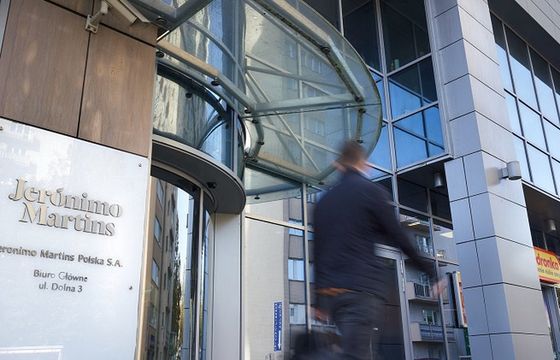 Biedronka podnosi pensje pracownikom biur i centrów usług wspólnych