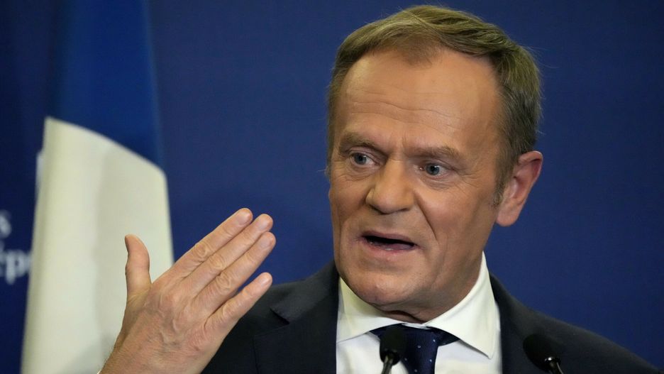 Donald Tusk na spotkaniu EPP w Pary?uPresident of the European People's Party Donald Tusk gives a press conference at the end of a EPP meeting, a group of conservative European leaders which gathers ahead of a European Union summit in Versailles, Thursday, March 10, 2022 in Paris. According to a draft of the summit's conclusions obtained by The Associated Press, leaders will agree in Versailles that they "must bolster resolutely (their) investment in defense capabilities and innovative technologies," and to continue efforts to make the EU "a stronger and more capable security provider." (AP Photo/Francois Mori)AP