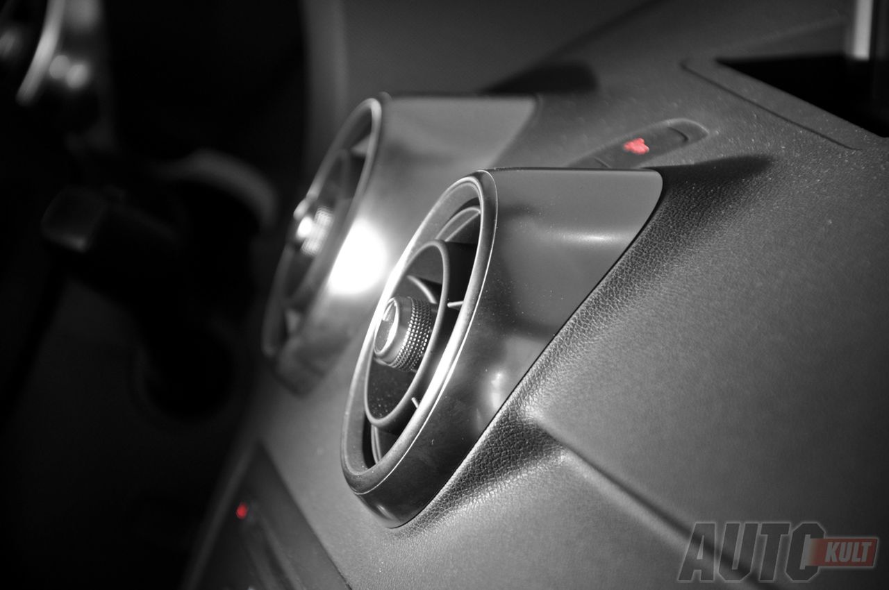 Audi A1 Sportback Ambition S-Line wnętrze interior