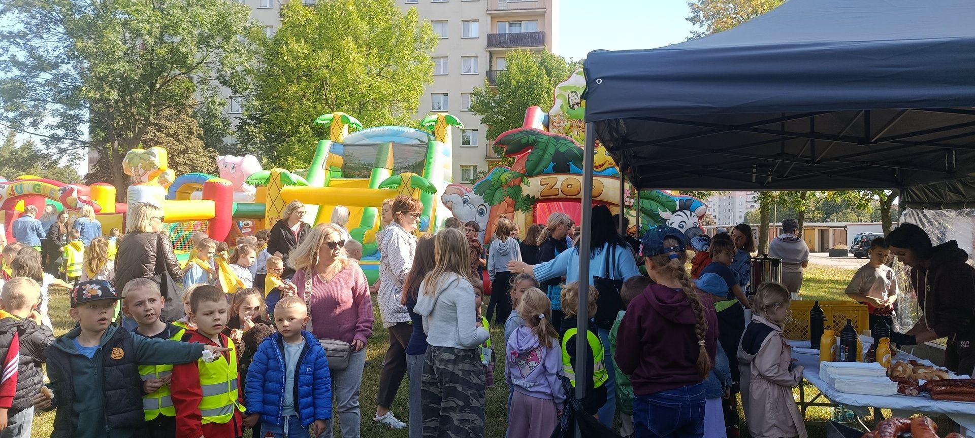 Prawie 1500 osób posprzątało Ostrowiec.
