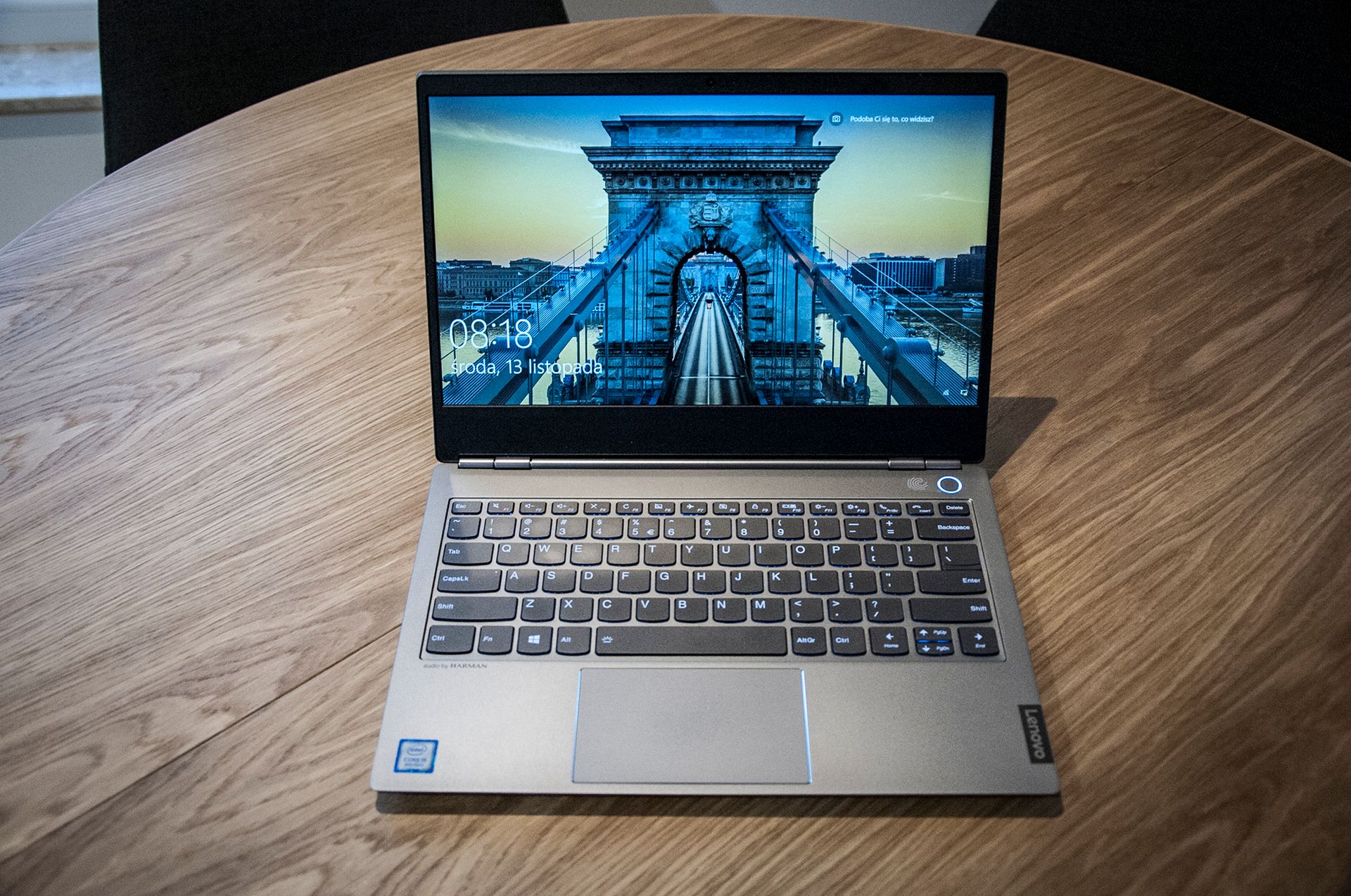 Lenovo ThinkBook 13s – laptop na home office 6