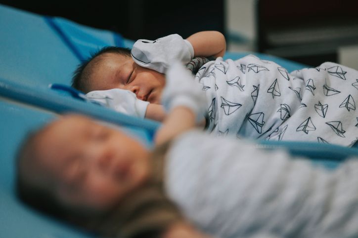 Bliźniaki jednojajowe po urodzeniu 